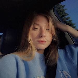 Meet your Posher, Stella